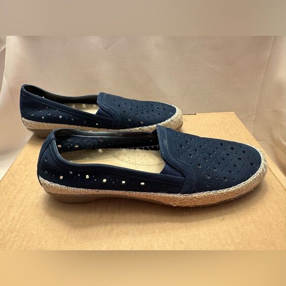 Vaneli Sport Navy Perforated  laser cut suede Slip-On espadrille loafers 7.5 - Picture 5 of 7